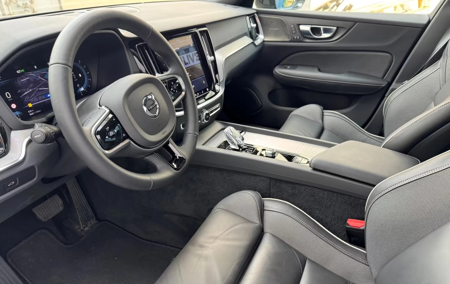 Volvo S60 B4/197HP/PLUS/DARK/360/PANO/H&K/712v - изображение 8
