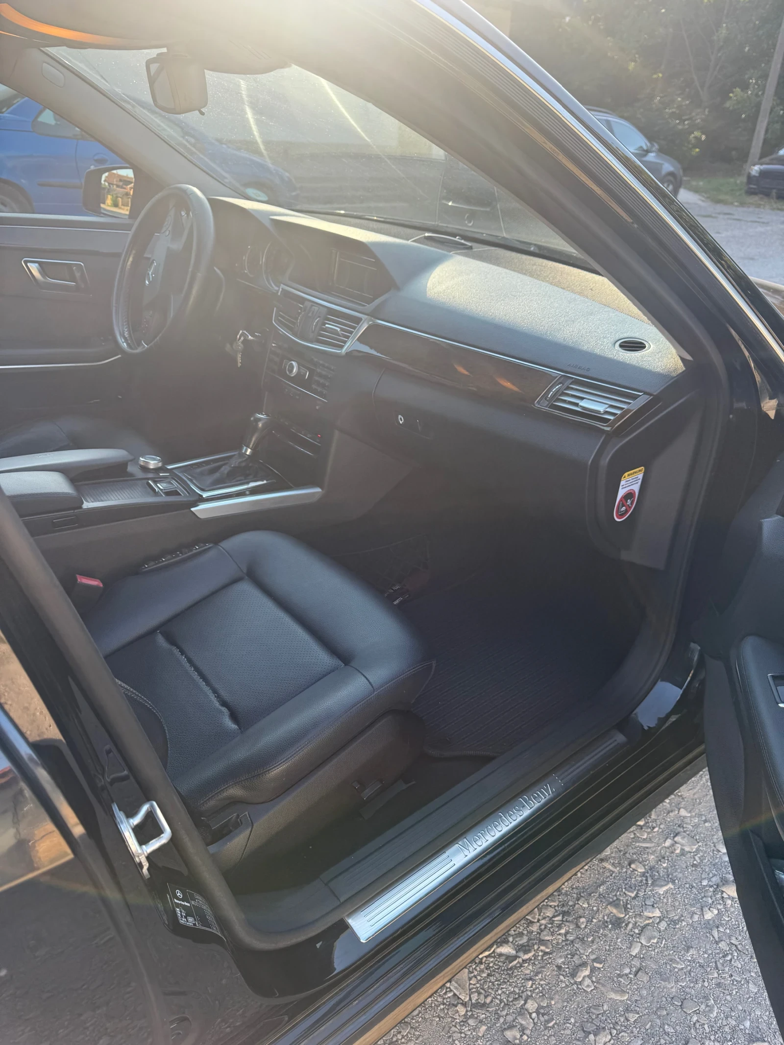 Mercedes-Benz E 200, снимка 5 - Автомобили и джипове - 53829849