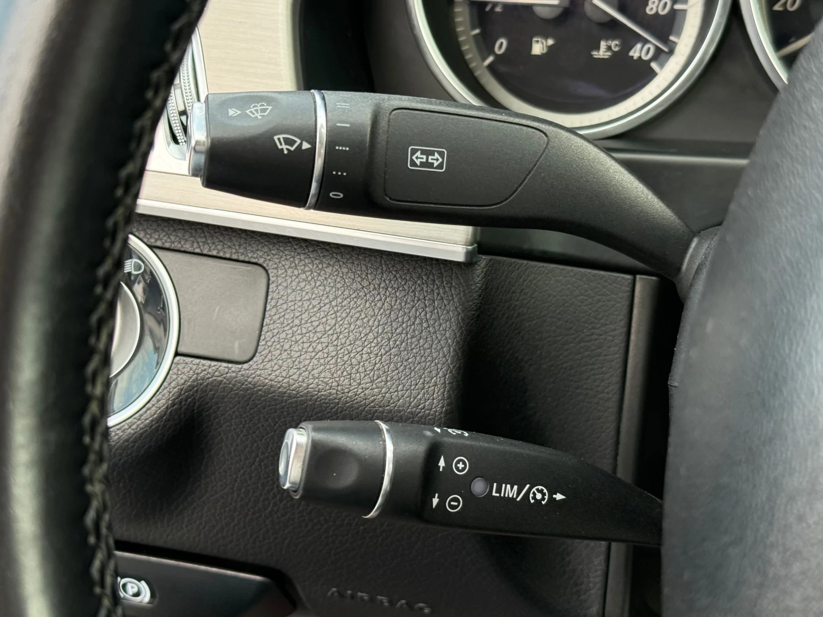 Mercedes-Benz E 220 D* 2015г* Топ Състояние* Автоматик* 227.000КМ* Сер, снимка 17 - Автомобили и джипове - 53990880