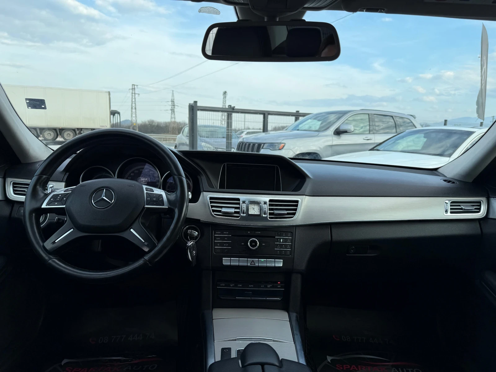 Mercedes-Benz E 220 D* 2015г* Топ Състояние* Автоматик* 227.000КМ* Сер, снимка 9 - Автомобили и джипове - 53990880