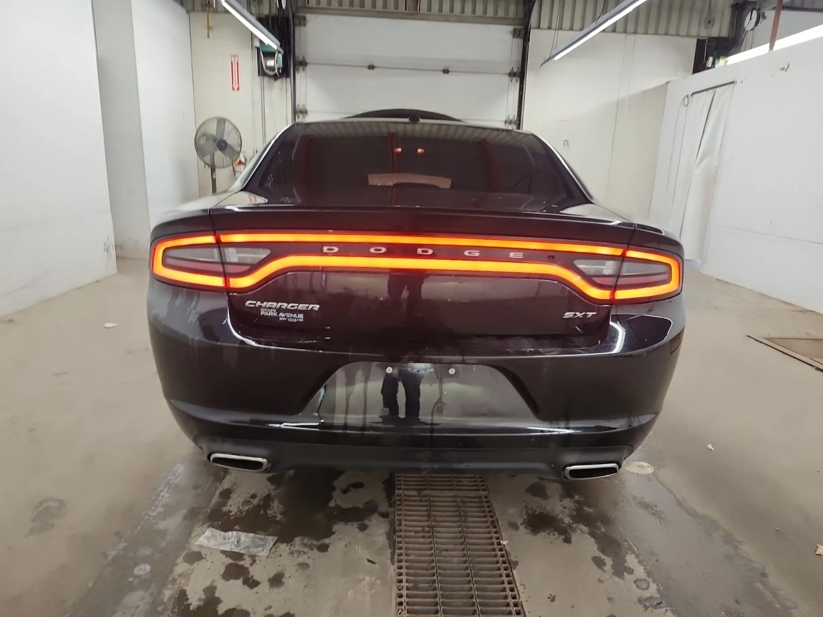 Dodge Charger 3.6 V6 * KEYLESS * CAMERA * RWD * 8ZF * , снимка 4 - Автомобили и джипове - 54229195