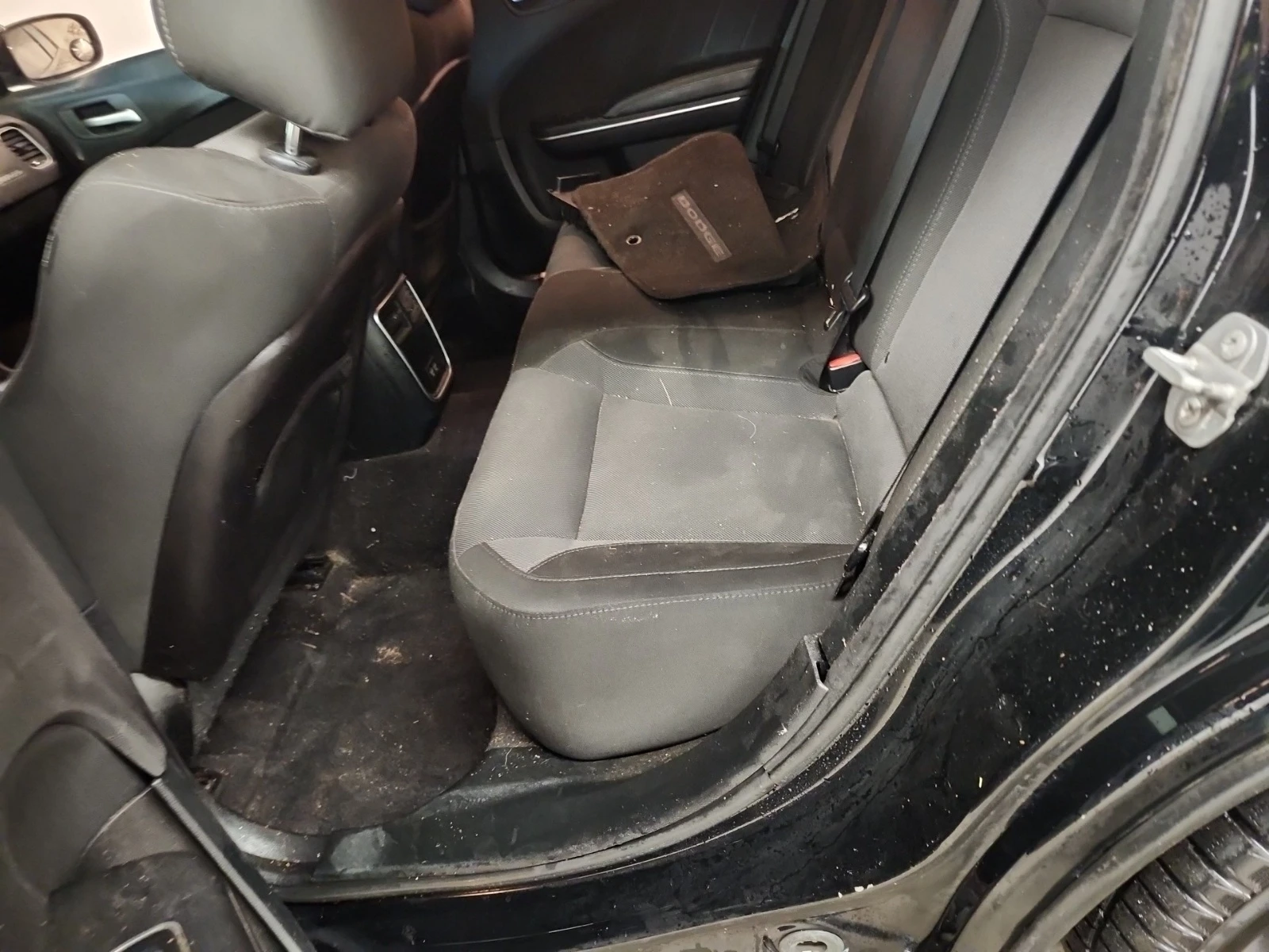 Dodge Charger 3.6 V6 * KEYLESS * CAMERA * RWD * 8ZF * , снимка 10 - Автомобили и джипове - 54229195