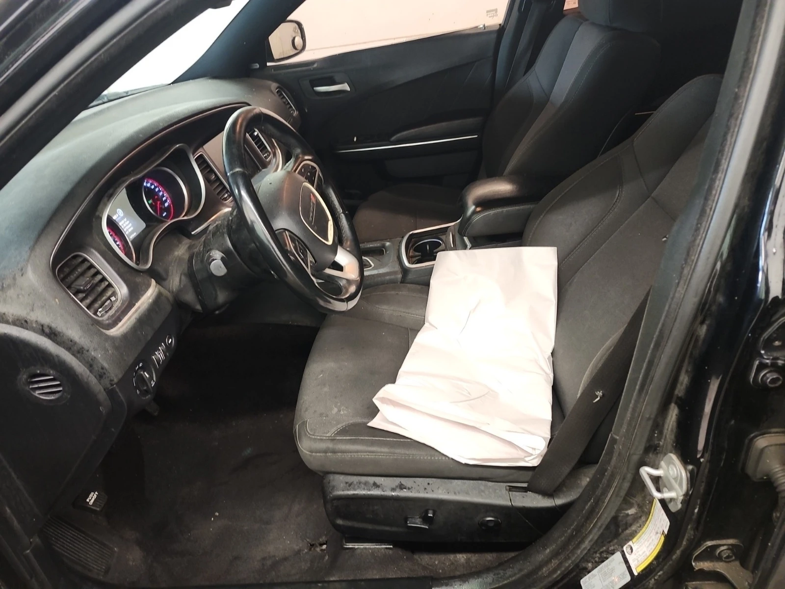 Dodge Charger 3.6 V6 * KEYLESS * CAMERA * RWD * 8ZF * , снимка 6 - Автомобили и джипове - 54229195