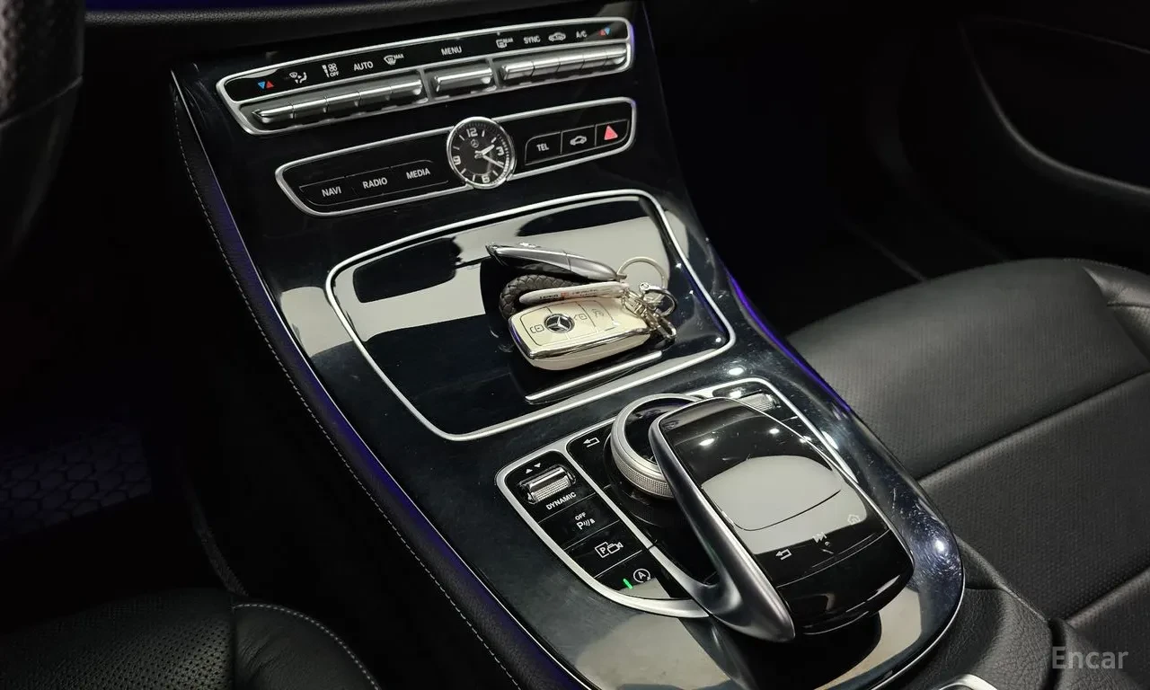 Mercedes-Benz E 300 burmester* multibeam led* Parking Assist, снимка 12 - Автомобили и джипове - 54941331