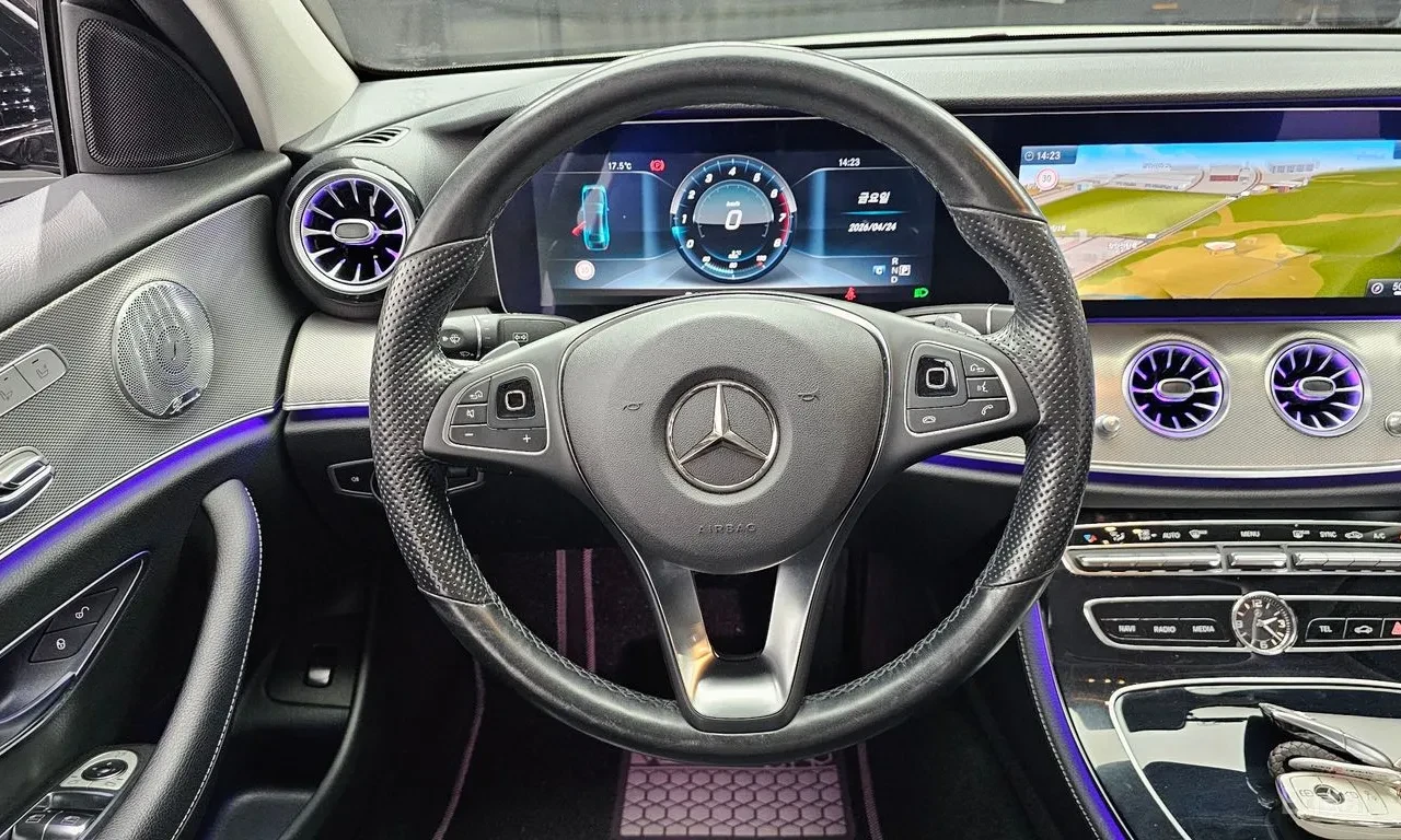Mercedes-Benz E 300 burmester* multibeam led* Parking Assist, снимка 9 - Автомобили и джипове - 54941331