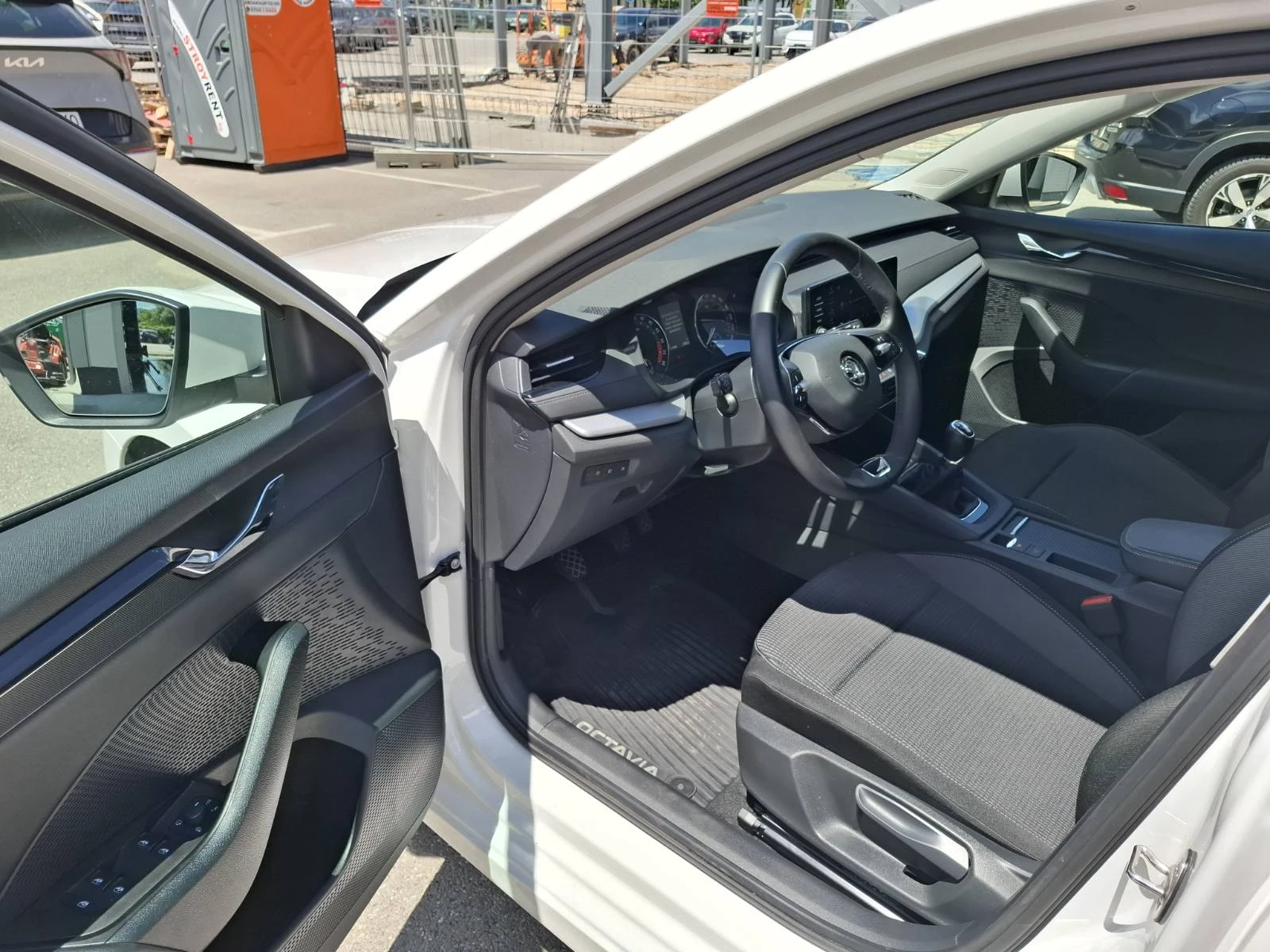 Skoda Octavia 2.0 tdi Business Гаранция, снимка 9 - Автомобили и джипове - 54960119
