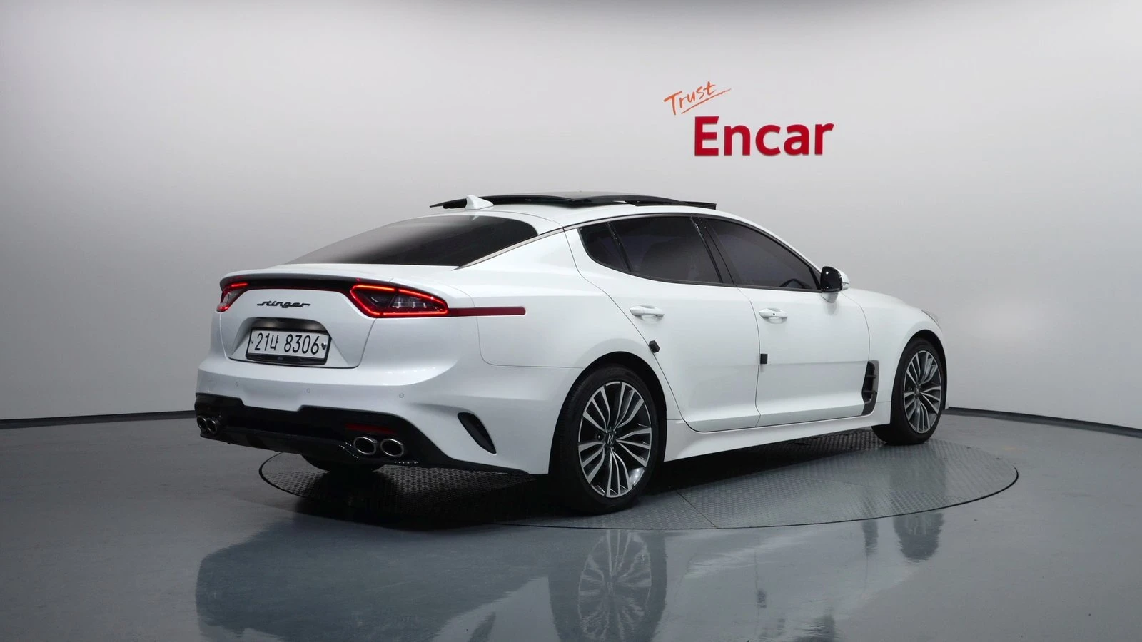 Kia Stinger 2.0* ЛЮК* KEYLESS* ПОДГРЕВ ВОЛАН* КРАЙНА ЦЕНА, снимка 2 - Автомобили и джипове - 55271960