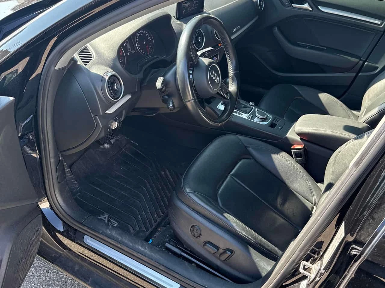 Audi A3 * 2.0T Komfort * CARFAX * ОПЦИЯ ЗА ФИНАНСИРАНЕ, снимка 5 - Автомобили и джипове - 55624075