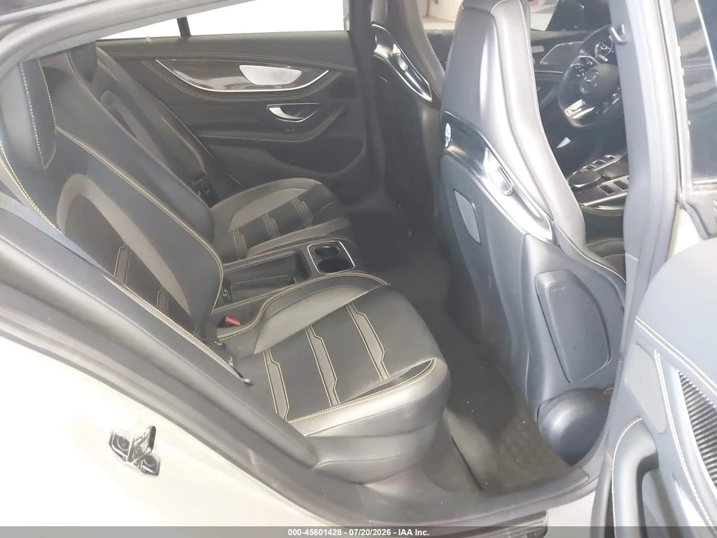 Mercedes-Benz GT * S E PERFORMANCE * CARFAX * ОПЦИЯ ЗА ФИНАНСИРАНЕ , снимка 8 - Автомобили и джипове - 55800924