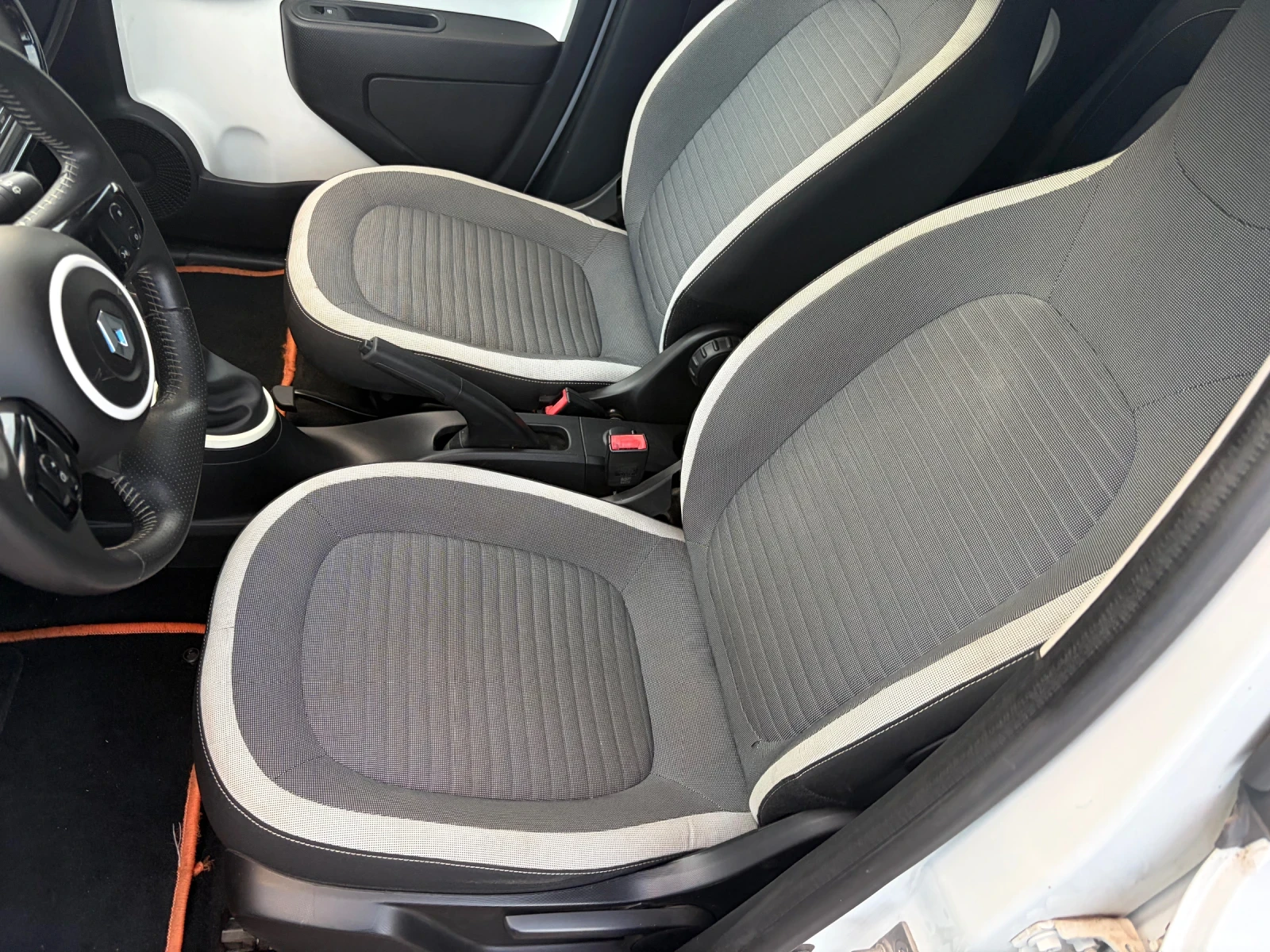 Renault Twingo 98000km, снимка 10 - Автомобили и джипове - 55893983