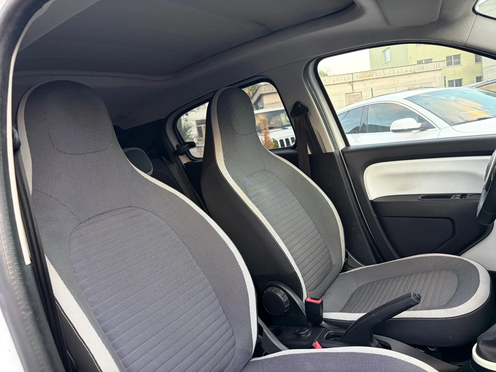 Renault Twingo 98000km, снимка 15 - Автомобили и джипове - 55893983