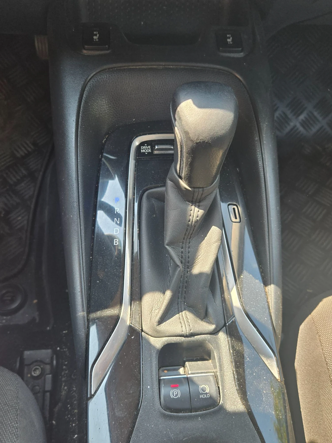 Toyota Corolla 1 , 8 Hibrid, снимка 9 - Автомобили и джипове - 56017830