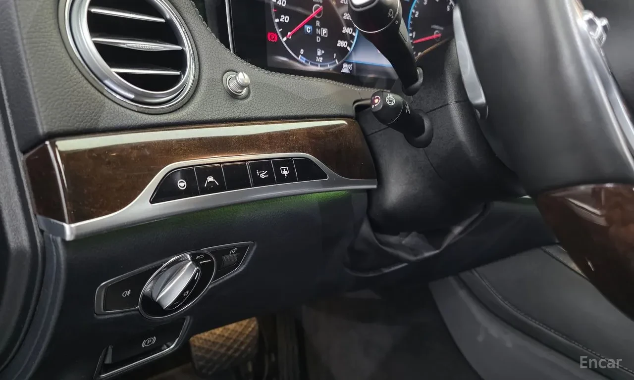 Mercedes-Benz S 560 4MATIC, снимка 13 - Автомобили и джипове - 56211889