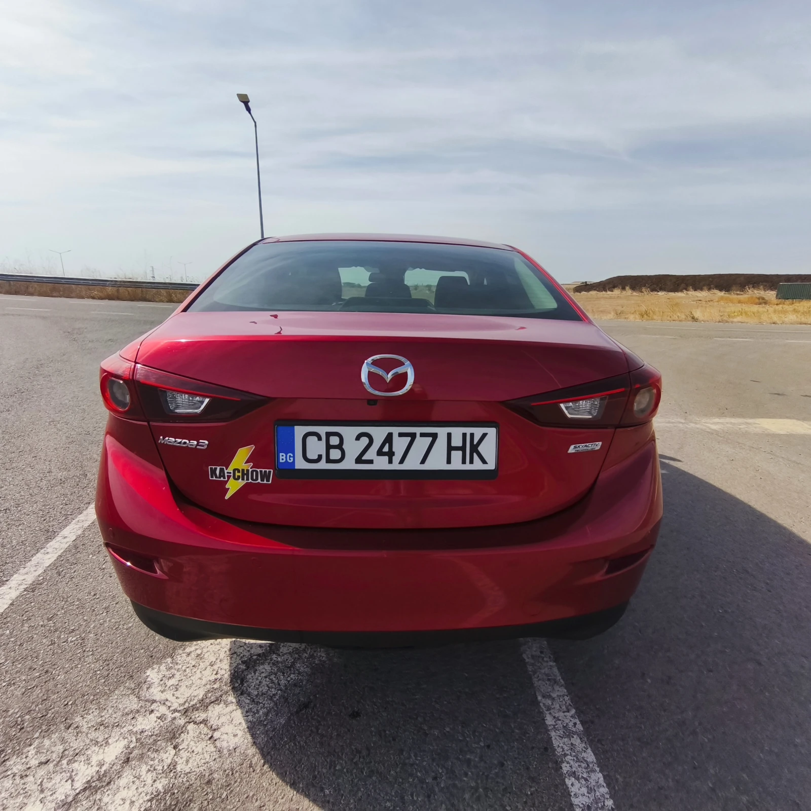 Mazda 3 1.5, снимка 8 - Автомобили и джипове - 56653739