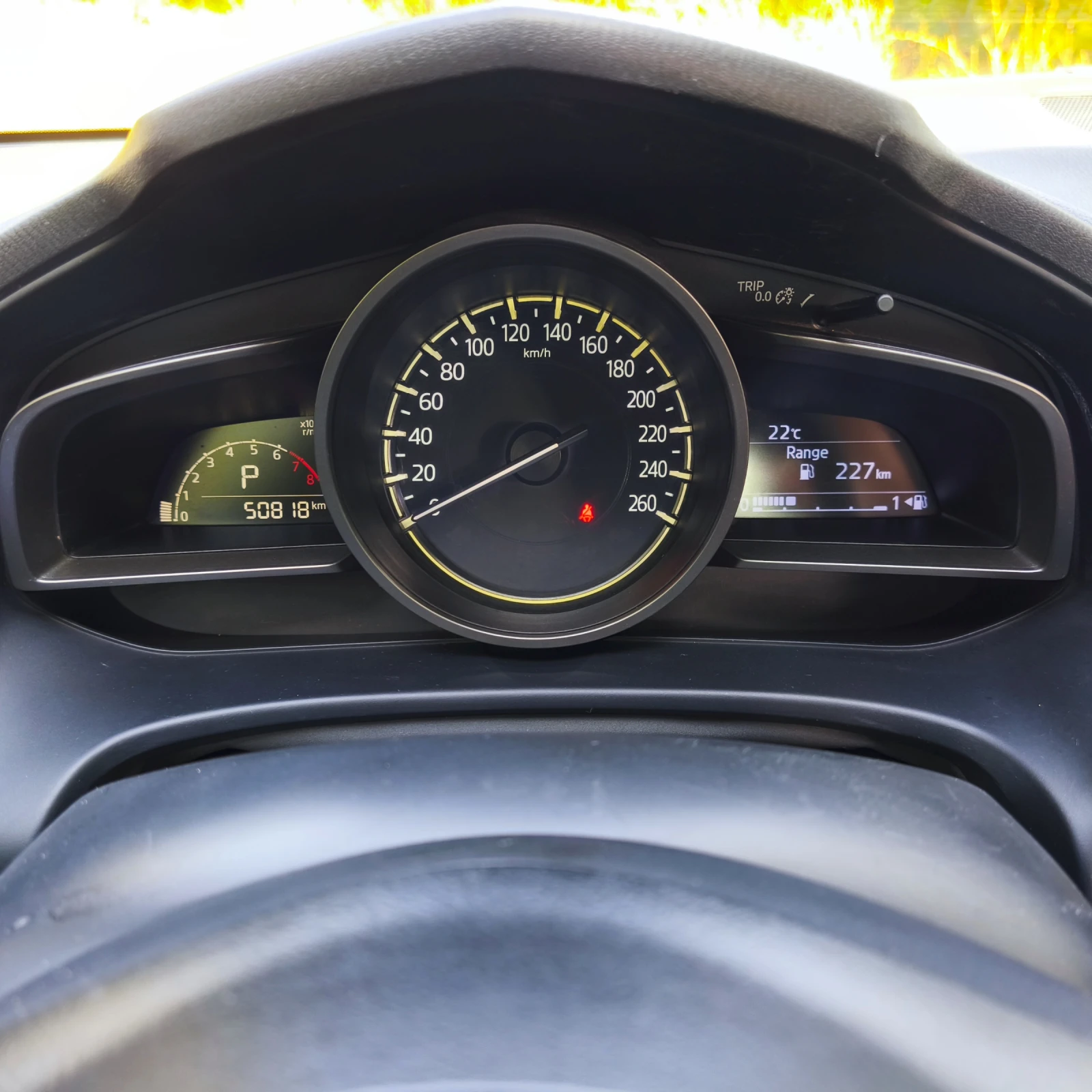 Mazda 3 1.5, снимка 9 - Автомобили и джипове - 56653739
