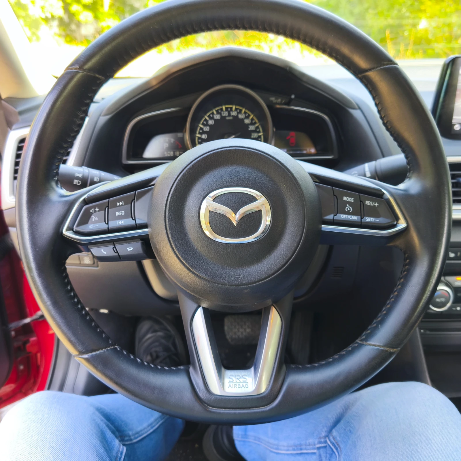 Mazda 3 1.5, снимка 13 - Автомобили и джипове - 56653739