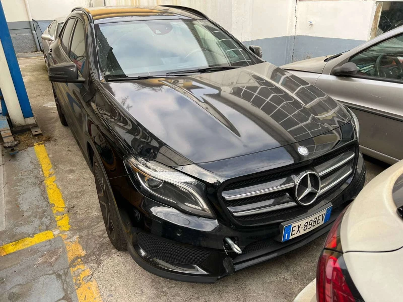 Mercedes-Benz GLA 220 цди 4 матик, снимка 1 - Автомобили и джипове - 47090622