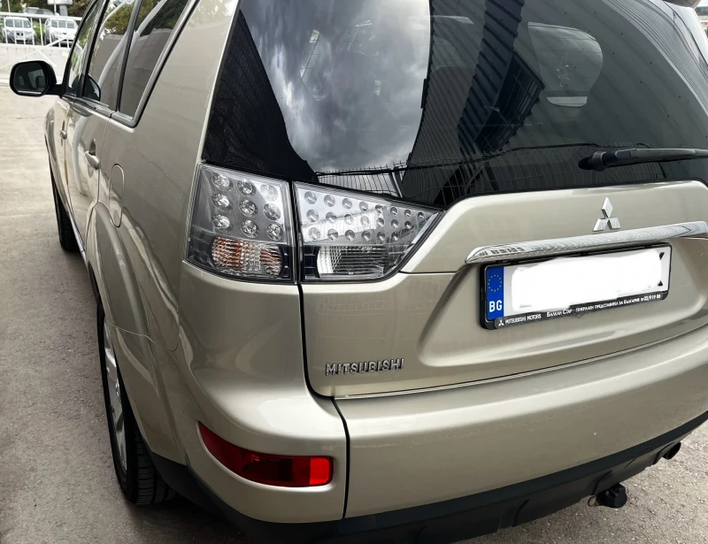 Mitsubishi Outlander, снимка 3 - Автомобили и джипове - 47648293