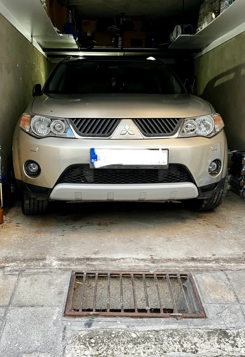 Mitsubishi Outlander, снимка 8 - Автомобили и джипове - 47648293