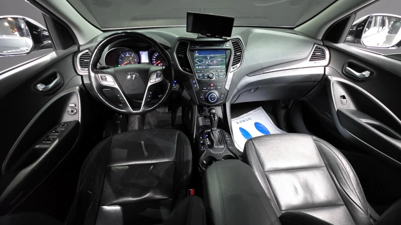Hyundai Santa fe 2.0 CRDI / АВТОМАТИК / СЕРВИЗНА ИСТОРИЯ !!!, снимка 7 - Автомобили и джипове - 53455452