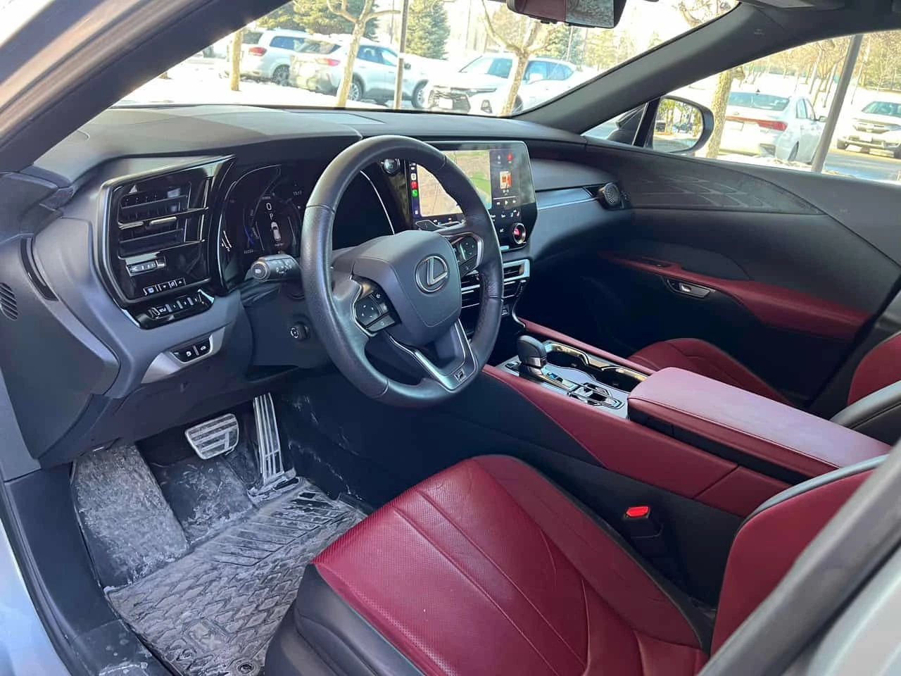 Lexus RX 500h ТОП* ОБДУХВАНЕ* ДИСТРОНИК* KEYLESS*  - изображение 5