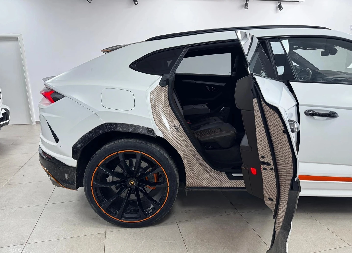 Lamborghini Urus Gucci Edition  - изображение 5