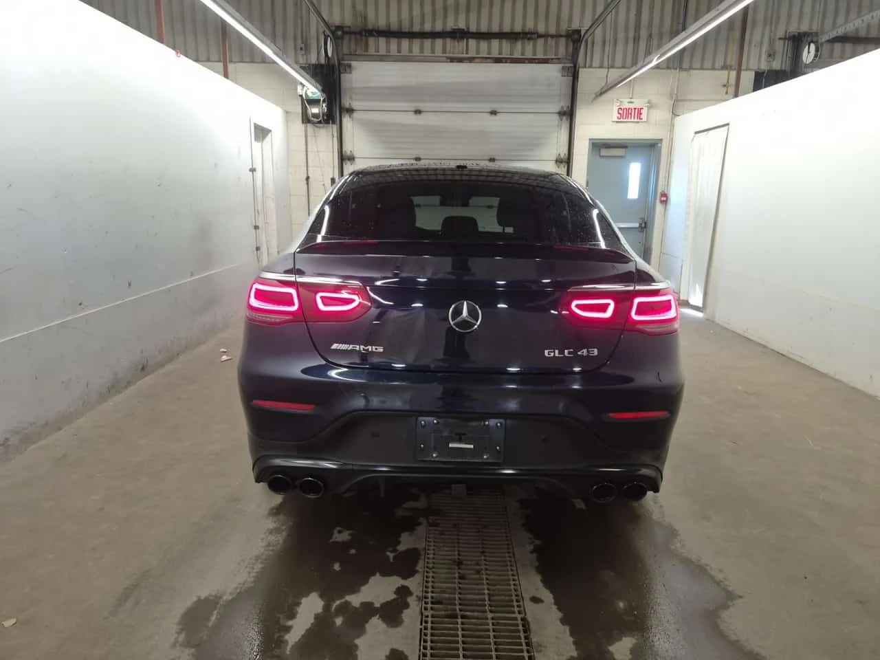 Mercedes-Benz GLE 43 AMG  | DISTRONIC | AMBIENT | PANO | MEMORY | , снимка 5 - Автомобили и джипове - 54137671