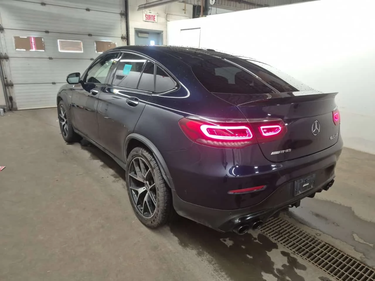 Mercedes-Benz GLE 43 AMG  | DISTRONIC | AMBIENT | PANO | MEMORY | , снимка 4 - Автомобили и джипове - 54137671
