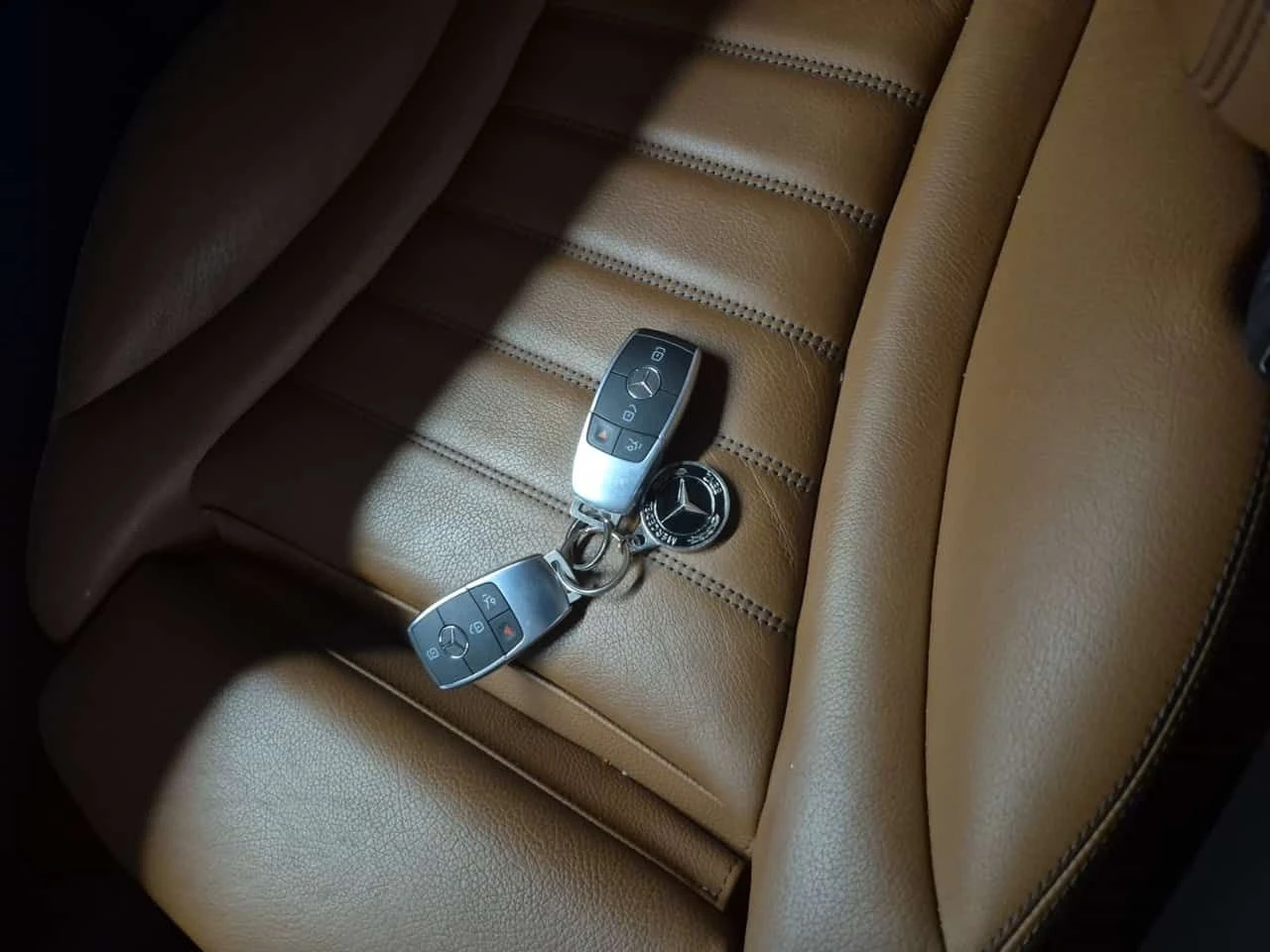 Mercedes-Benz GLE 43 AMG  | DISTRONIC | AMBIENT | PANO | MEMORY | , снимка 8 - Автомобили и джипове - 54137671