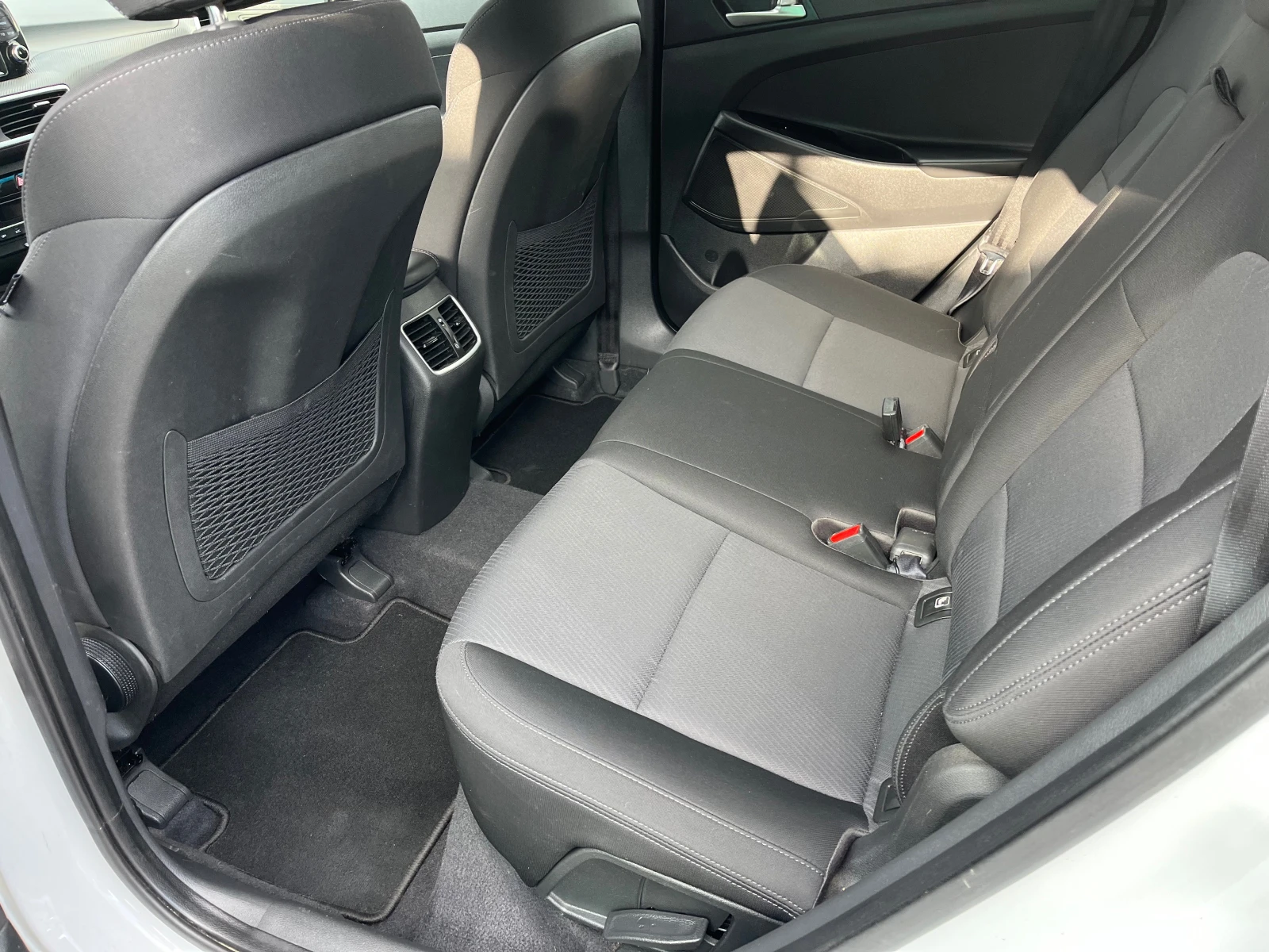 Hyundai Tucson 1.6 feis full led, снимка 13 - Автомобили и джипове - 54265395