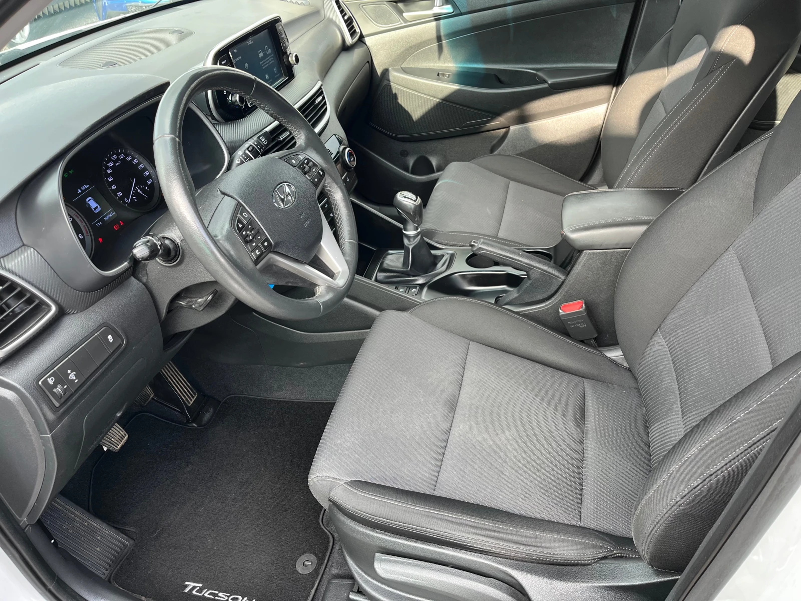 Hyundai Tucson 1.6 feis full led, снимка 12 - Автомобили и джипове - 54265395