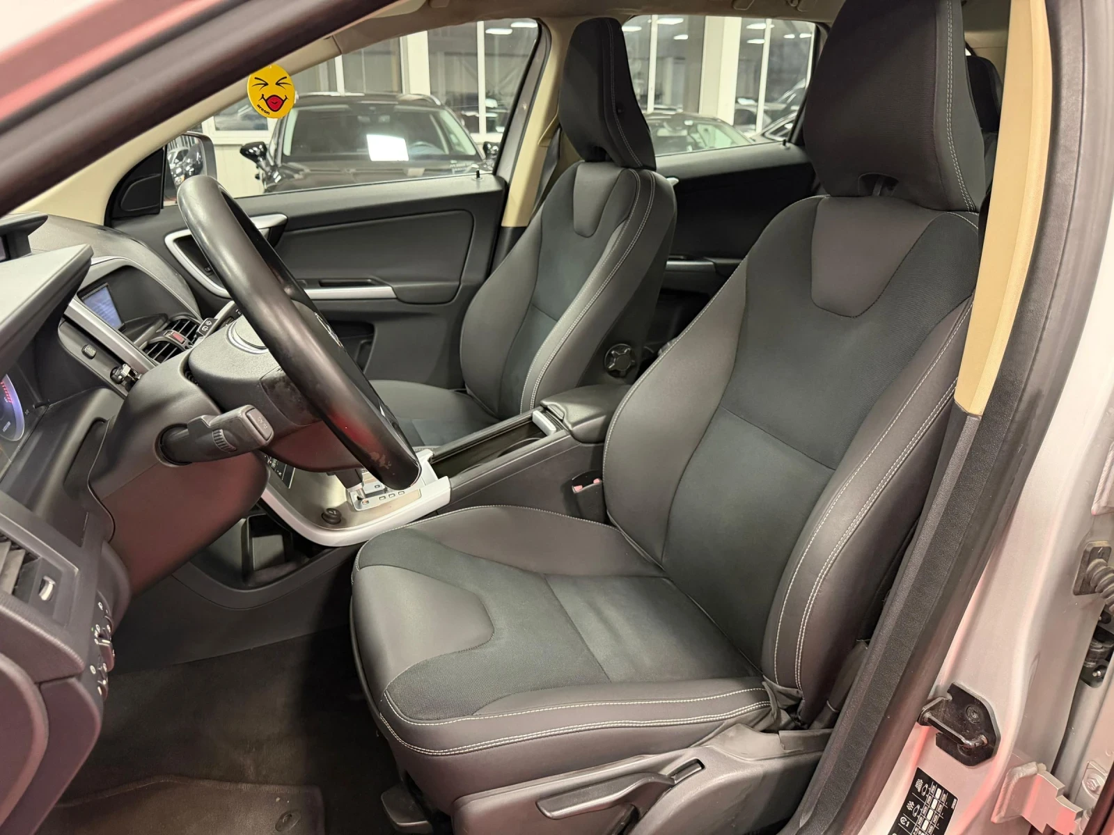 Volvo XC60 D5 | 2.4d 175кс | Автоматик | AWD, снимка 13 - Автомобили и джипове - 54724704