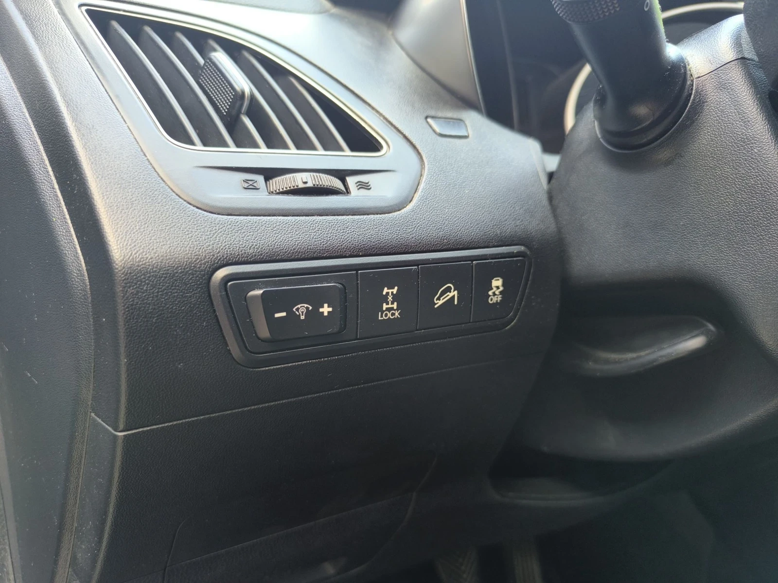 Hyundai IX35 2.0бензин 4/4, снимка 8 - Автомобили и джипове - 54793941