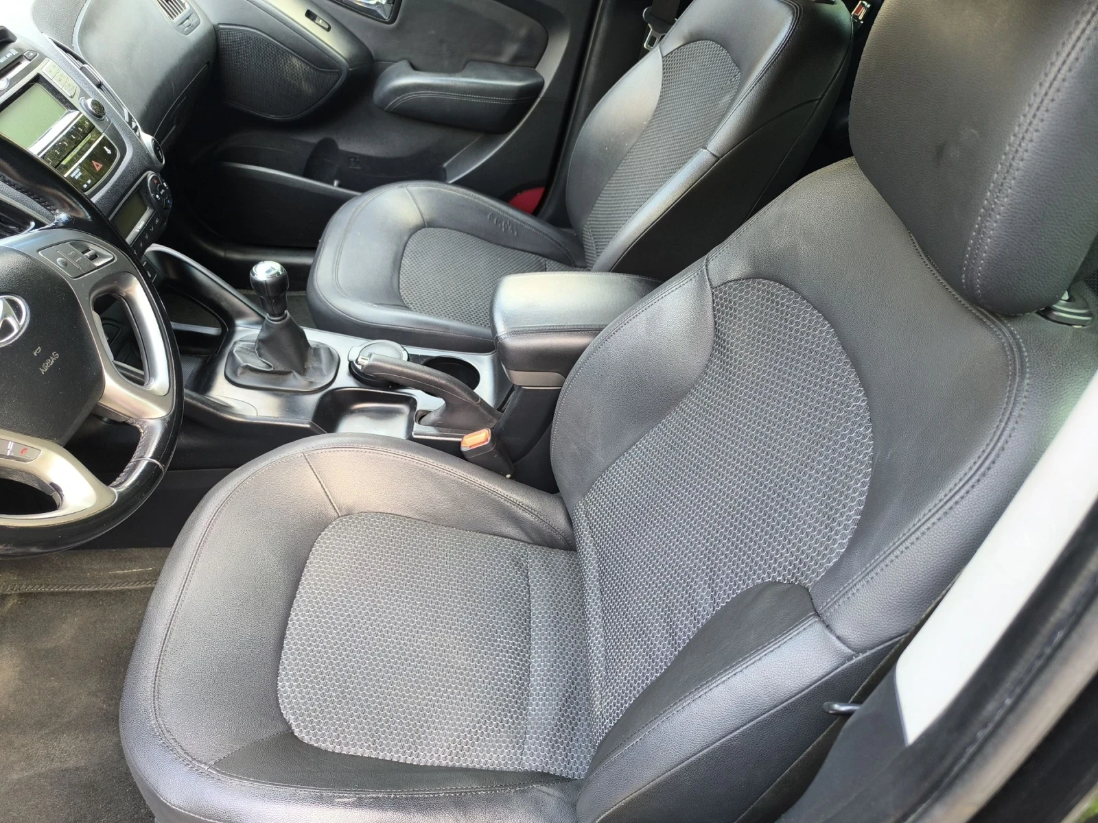 Hyundai IX35 2.0бензин 4/4, снимка 10 - Автомобили и джипове - 54793941