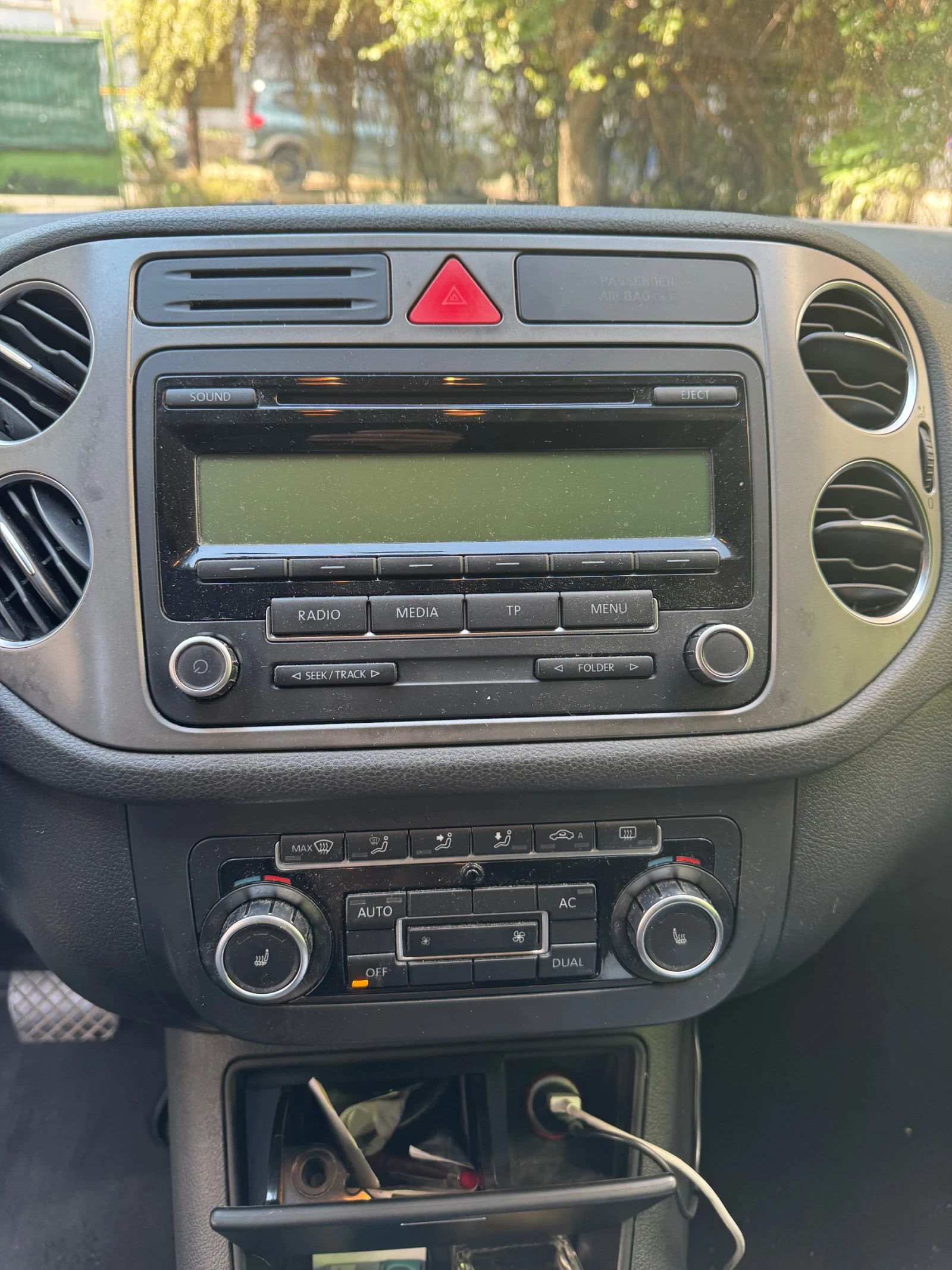 VW Tiguan 2.0 TDI, снимка 6 - Автомобили и джипове - 55217591