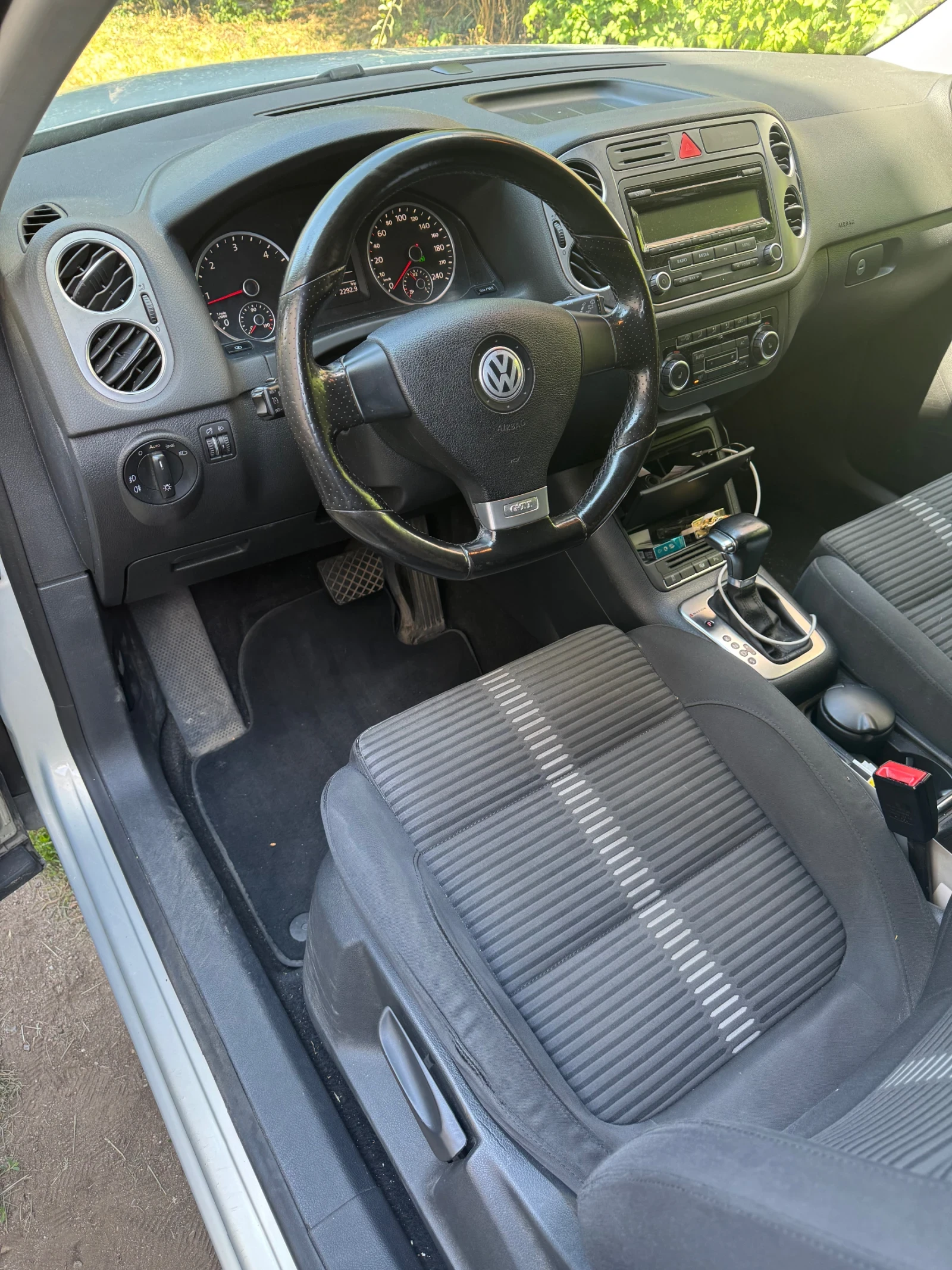 VW Tiguan 2.0 TDI, снимка 5 - Автомобили и джипове - 55217591