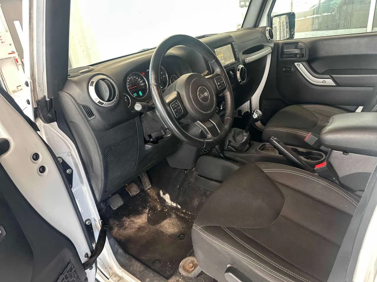 Jeep Wrangler * Sahara * АВТОКРЕДИТ БЕЗ ПЪРВОНАЧАЛНА ВНОСКА* , снимка 5 - Автомобили и джипове - 55242013