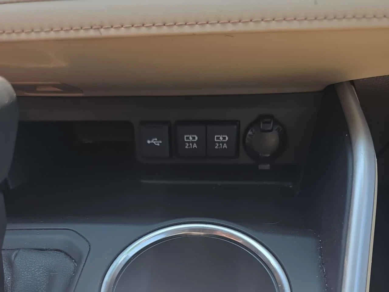 Toyota Highlander  XLE / АВТОКРЕДИТ / БЕЗ ПЪРВОНАЧАЛНА ВНОСКА, снимка 16 - Автомобили и джипове - 55583743