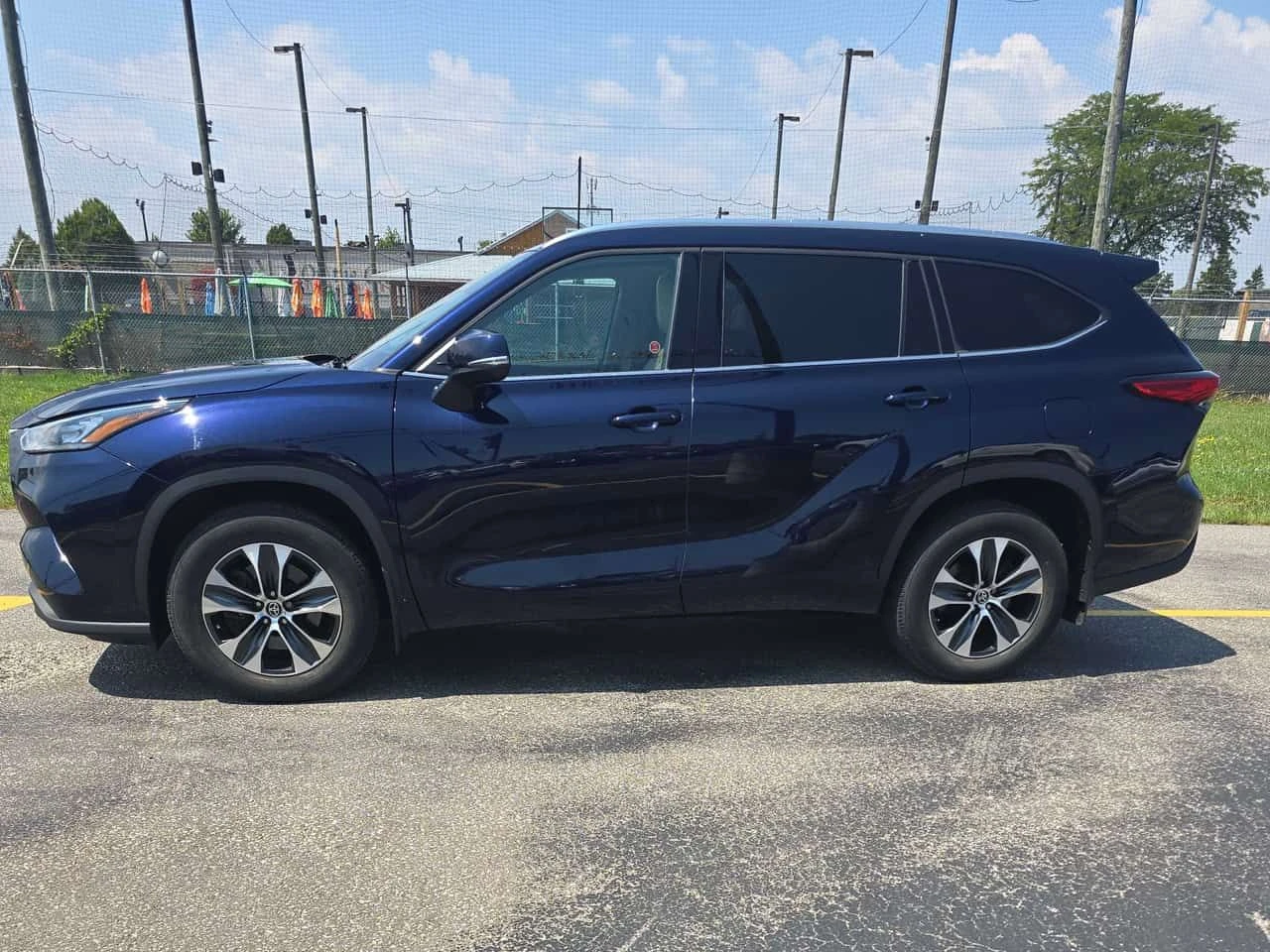 Toyota Highlander  XLE / АВТОКРЕДИТ / БЕЗ ПЪРВОНАЧАЛНА ВНОСКА, снимка 3 - Автомобили и джипове - 55583743