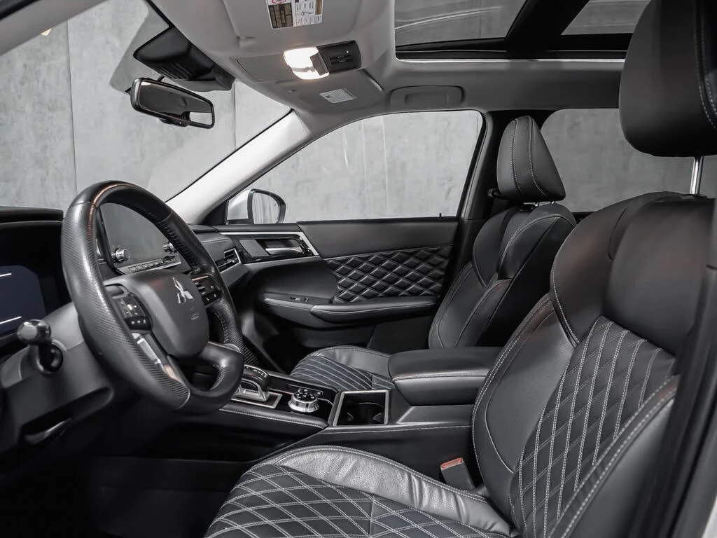 Mitsubishi Outlander SEL S-AWC, снимка 12 - Автомобили и джипове - 55663145