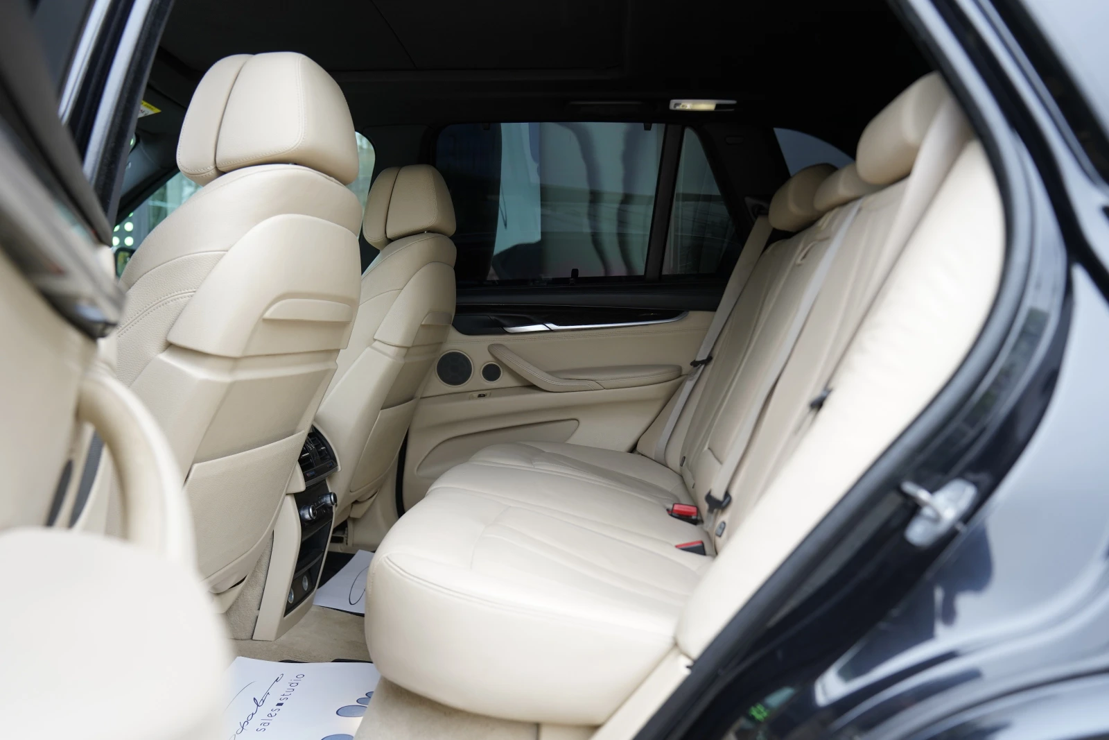BMW X5 M50d xDrive АВТОМОБИЛА ИМА ДРЕБНИ ЗАБЕЛЕЖКИ, снимка 11 - Автомобили и джипове - 56222098
