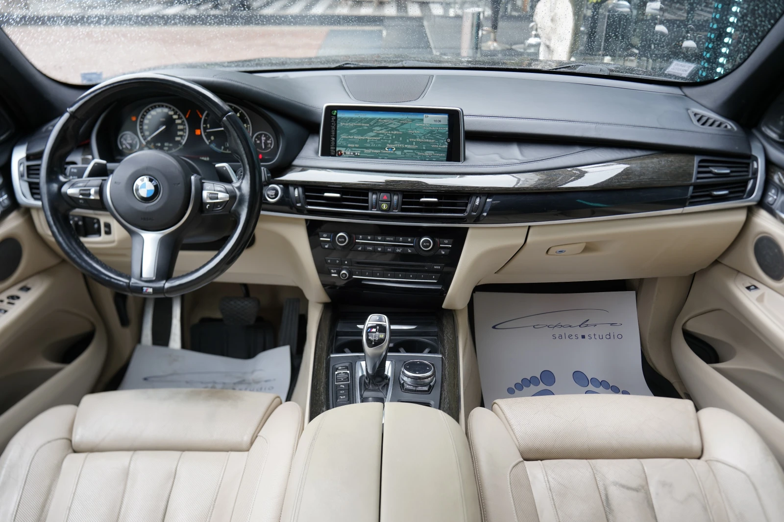 BMW X5 M50d xDrive АВТОМОБИЛА ИМА ДРЕБНИ ЗАБЕЛЕЖКИ, снимка 8 - Автомобили и джипове - 56222098