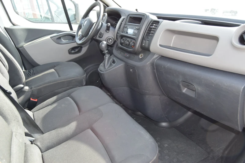 Renault Trafic 1, 6 DCi, снимка 5 - Бусове и автобуси - 49144378