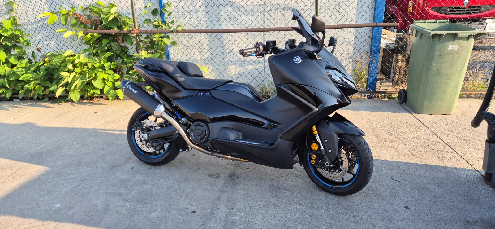 Yamaha T-max 560 Tech Max, снимка 17 - Мотоциклети и мототехника - 55583379