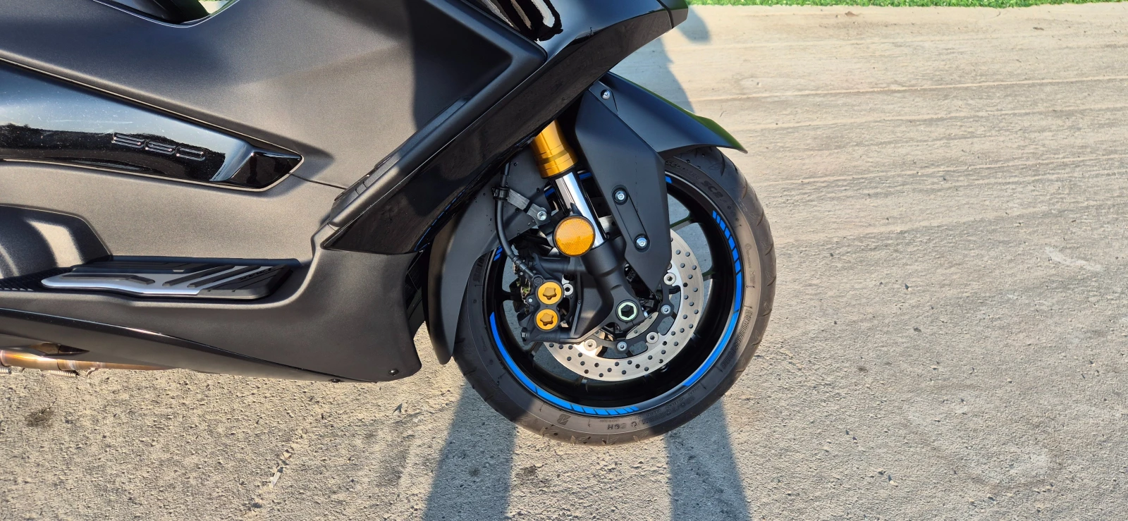 Yamaha T-max 560 Tech Max, снимка 11 - Мотоциклети и мототехника - 55583379