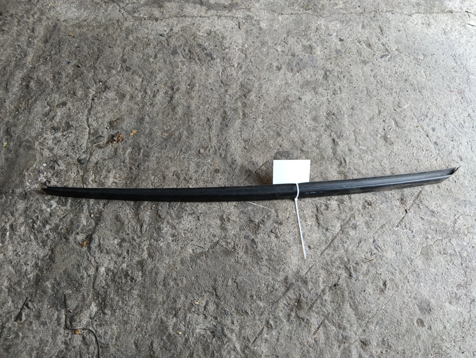 лайсна челно стъкло дясна 8W0854382C Audi A4