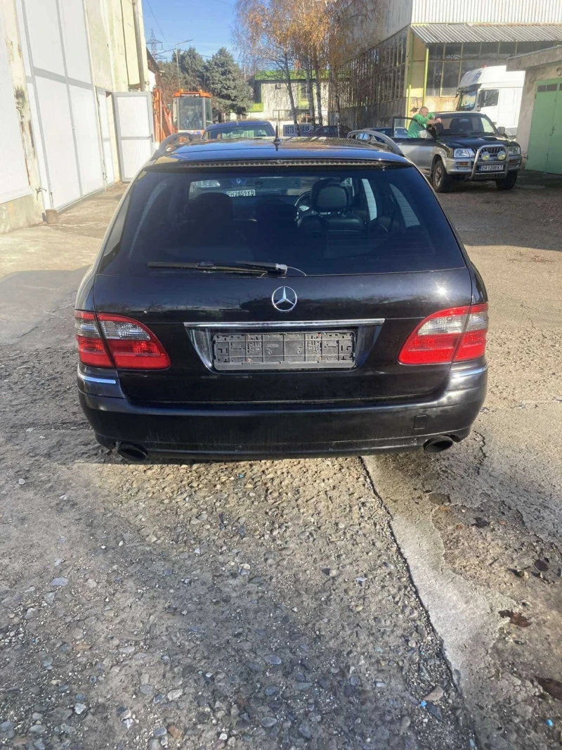 Mercedes-Benz E 320 S211, снимка 5 - Автомобили и джипове - 48337139