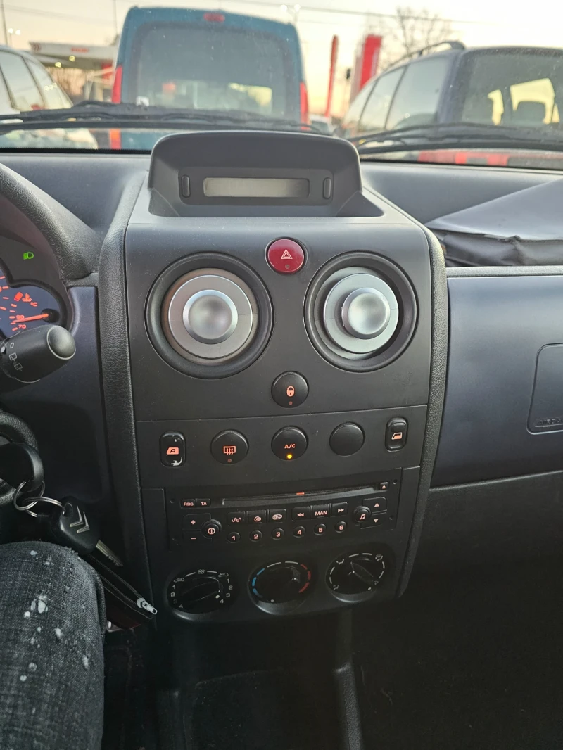 Citroen Berlingo 1.6i, снимка 10 - Автомобили и джипове - 49581091