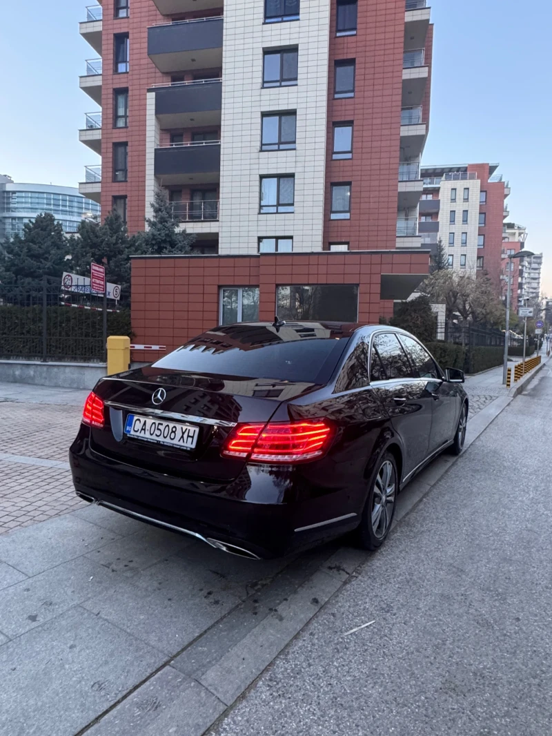 Mercedes-Benz E 200, снимка 5 - Автомобили и джипове - 52859120
