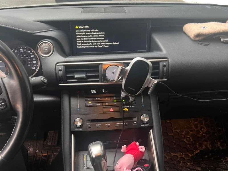 Lexus IS 300 | ПОДГРЕВИ | ОБДУХВАНЕ | CARFAX + ГУМИ С ДЖАНТИ, снимка 8 - Автомобили и джипове - 53453528